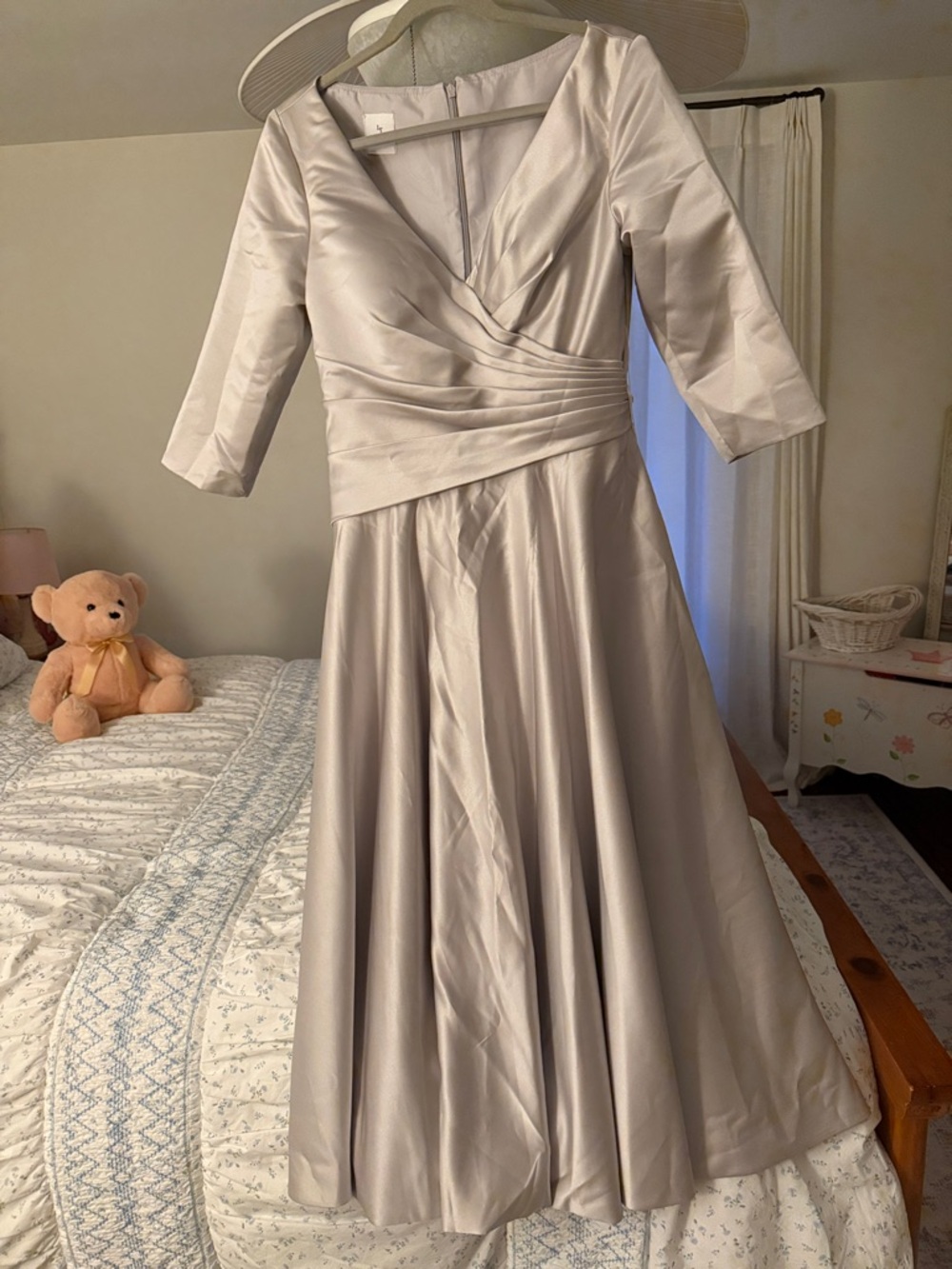 Lulus Lanting Bride Champagne Satin Midi Dress Size 6